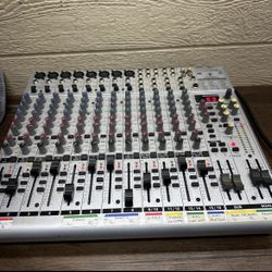 Behringer Eurorack UB2222FX-PRO