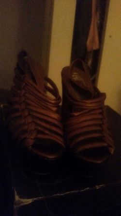 Size 10 worn a couple time Italian Leather