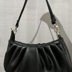 black hand bag