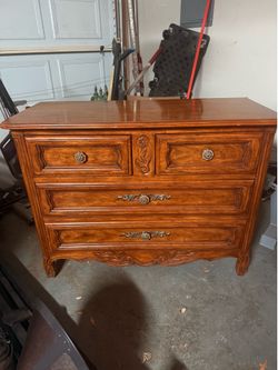 Dresser