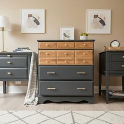 Bedroom Set (Dresser + Nightstands) 