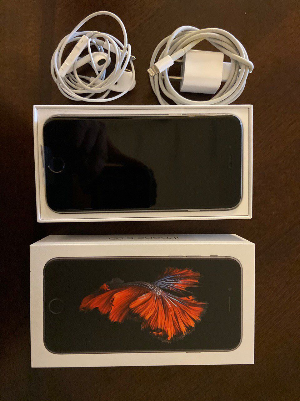 IPHONE 6S, 32 GB + CHARGER+ HEADSET+ BOX