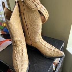 Men’s Boots Size 10, Alligator Tail With Belt