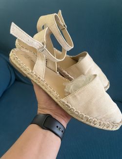 Sandalias Bien Cuidados Aptas Para Este Verano Caluroso Muy Cómodas # 7,5 🩴 🌷