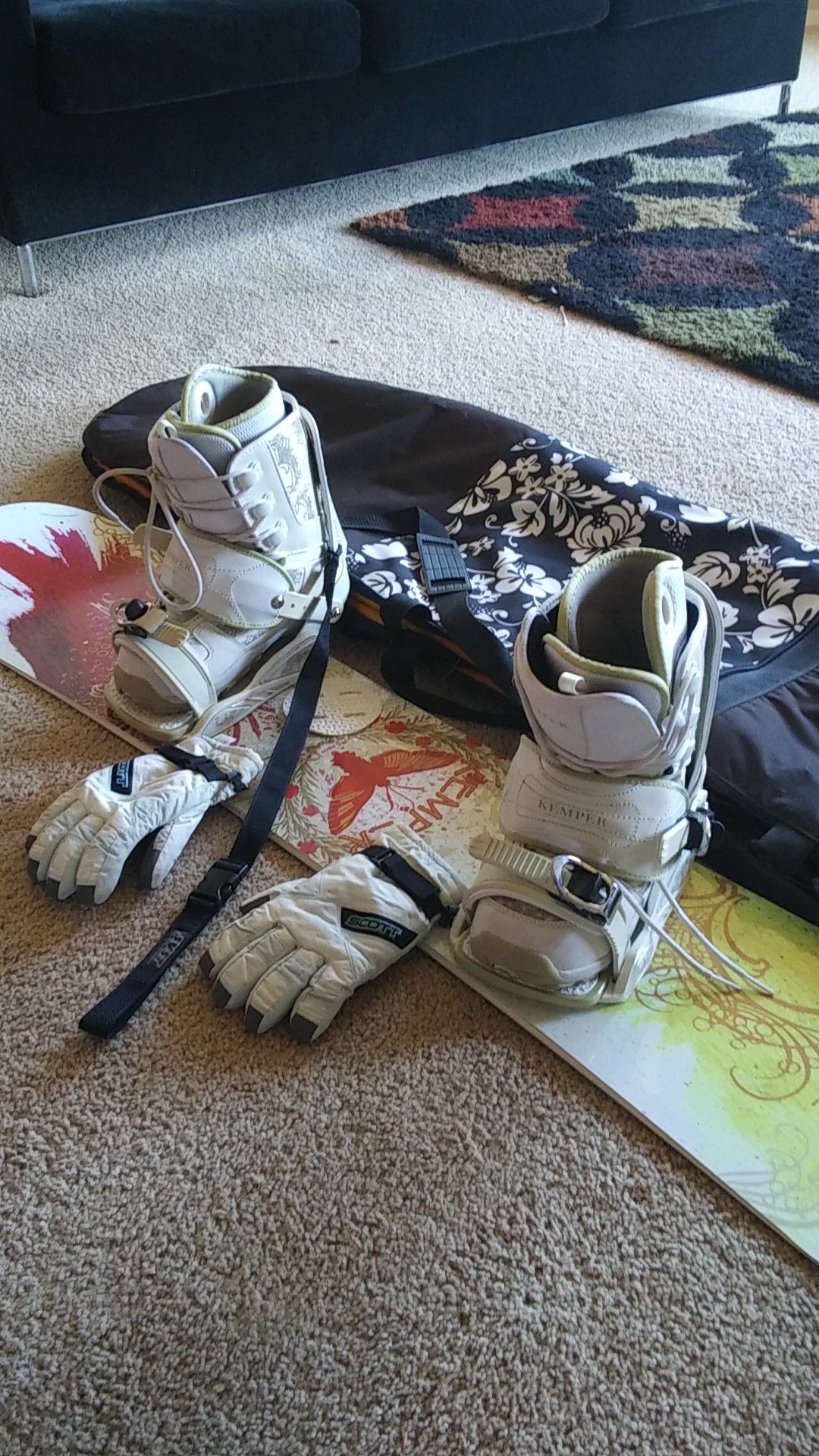 142cm Kemper Snowboard/ boots/ bindings
