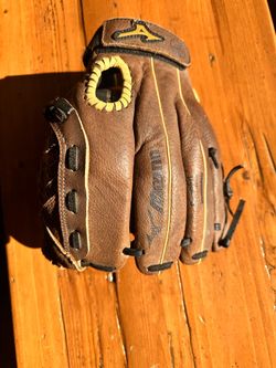 Mizuno Prospect Power Close Youth Baseball Glove 11" – Brown/Tan, Great Condition