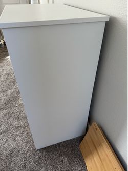 White four drawer dresser
