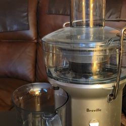 Breville  Juicer  700 Watt