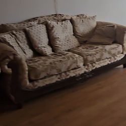 Classic Style Vintage Sofas. 