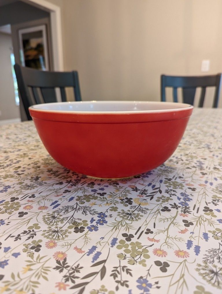 404 Vintage Red 4qt Pyrex Bowl