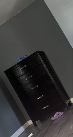 Dark Brown 5 Drawer Dresser