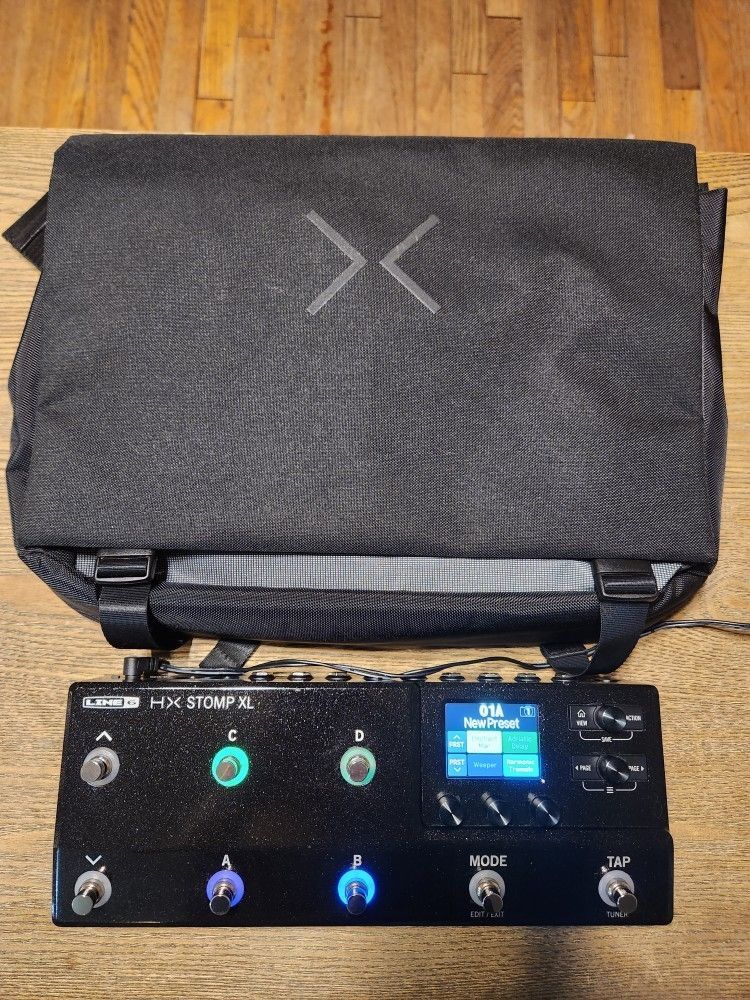 Line 6 HX Stomp XL with HX Messenger Bag