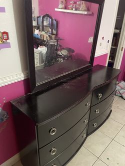 Black Dresser with Mirror – 6 Drawer