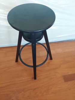 2 Barstools