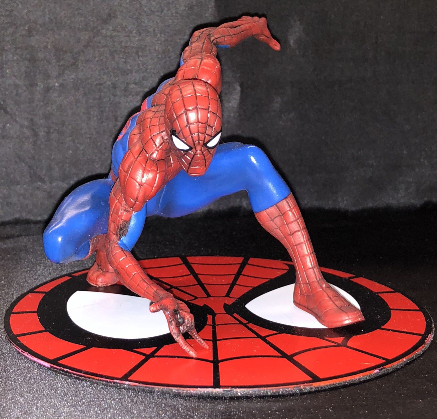 Spider-man artfx statue magnetic base. Spiderman collectible
