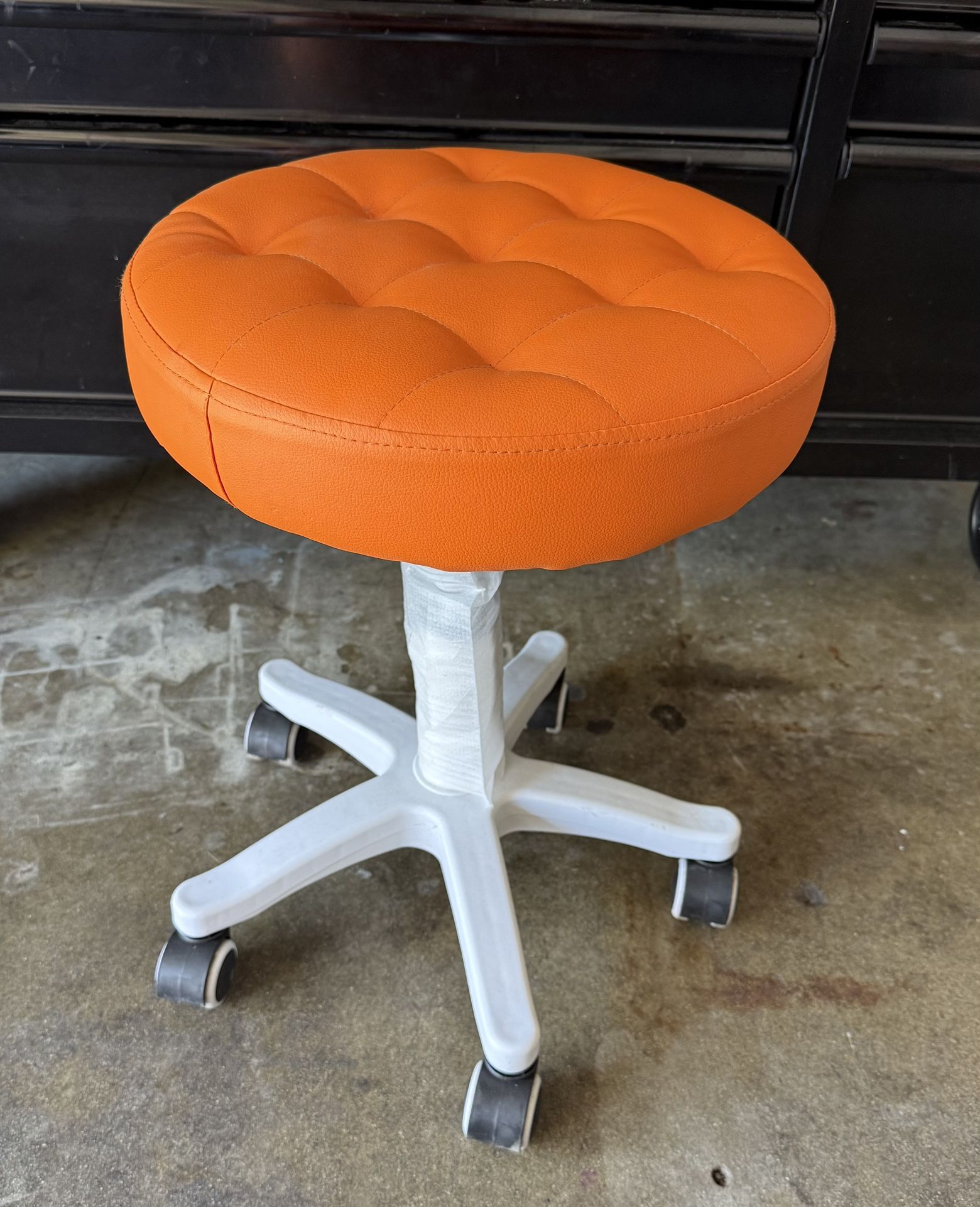 Round Rolling Stool with Wheels PU Leather