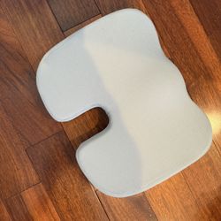 5 STARS UNITED Seat Cushion for Tailbone Pain Relief