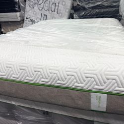 Queen Mattress Set .