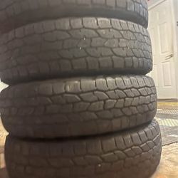 235 80 17 COOPER  MATCHING SET 