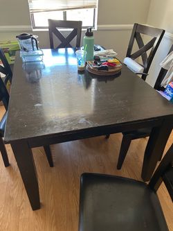 Dining room table