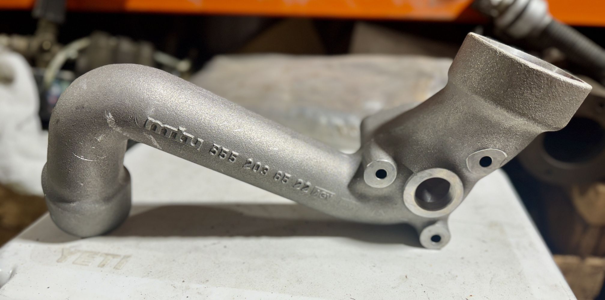 Genuine DETROIT DIESEL ELBOW LEFT Part No. (contact info removed)