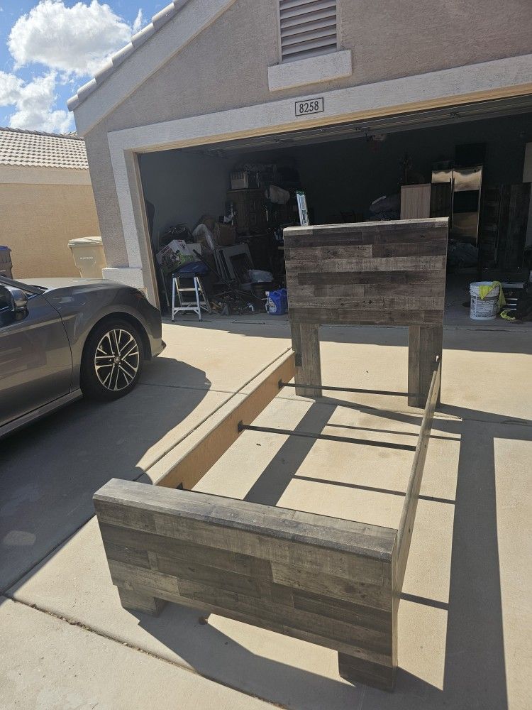 2 Twin Beds & Furniture