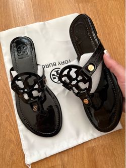 Tory Burch Black Jelly Thong Sandals Brand New size 8.5 women !