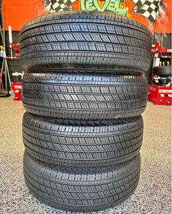 255 55 20 Michelín I'm selling this set of tires with 80% life left on all 4