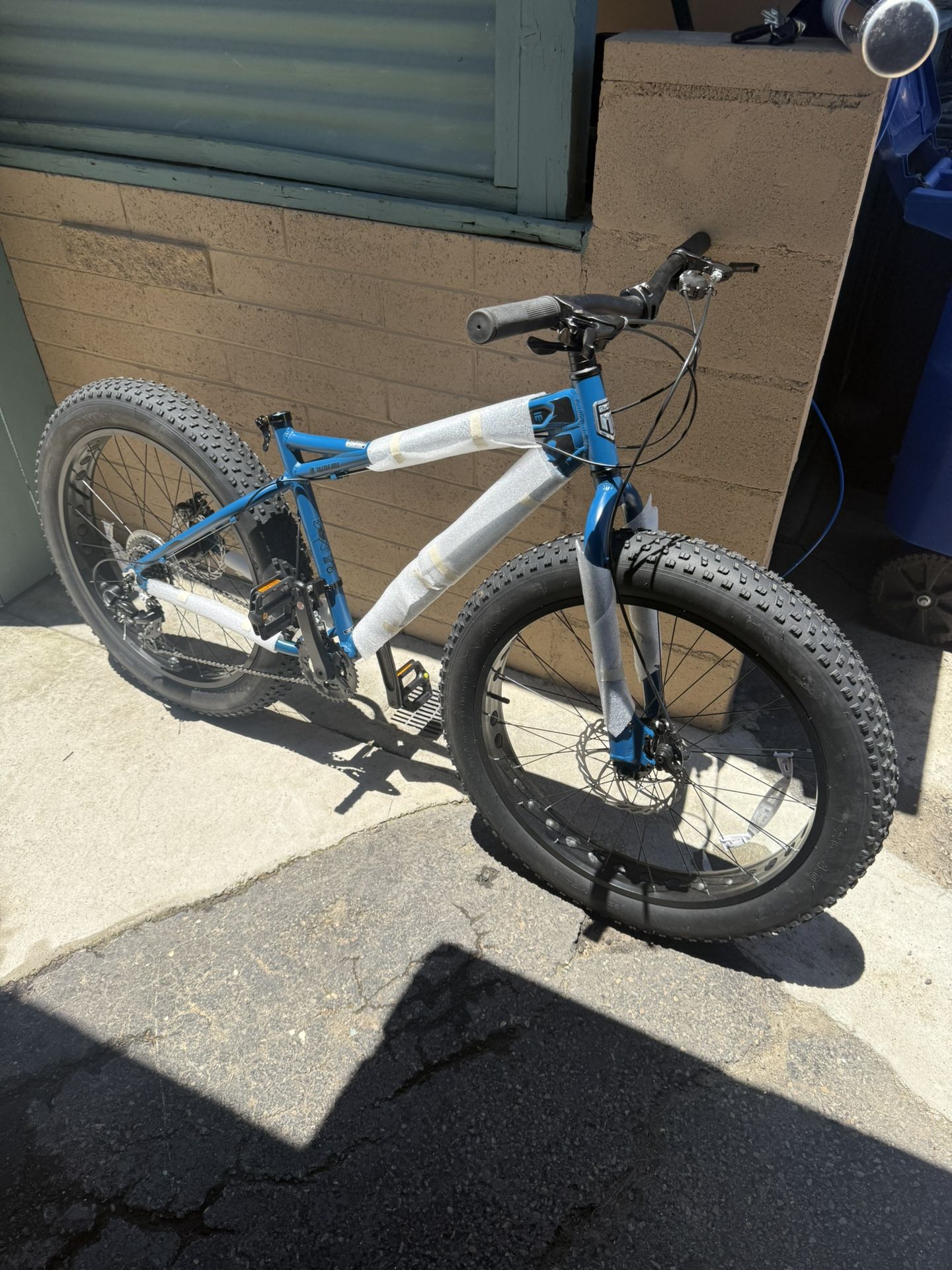 Mongoose Juneau Men and Womens Fat Tire Mountain Bike, 26x4 - Main Image