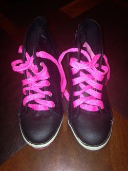 Girls shoes size 4