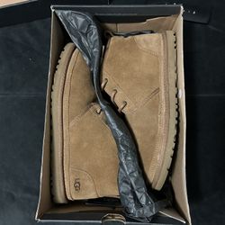 Men’s Uggs Size 9