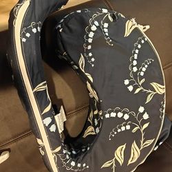 My Brest Friend Nursing Pillow – Floral