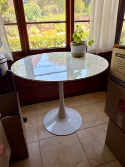 3 foot round faux marble table