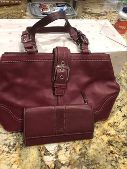 Coach - Burgundy purse/wallet