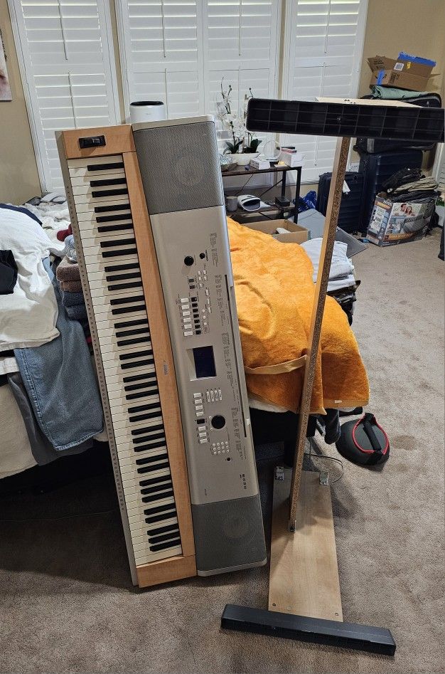 Full Piano-sized Keyboard