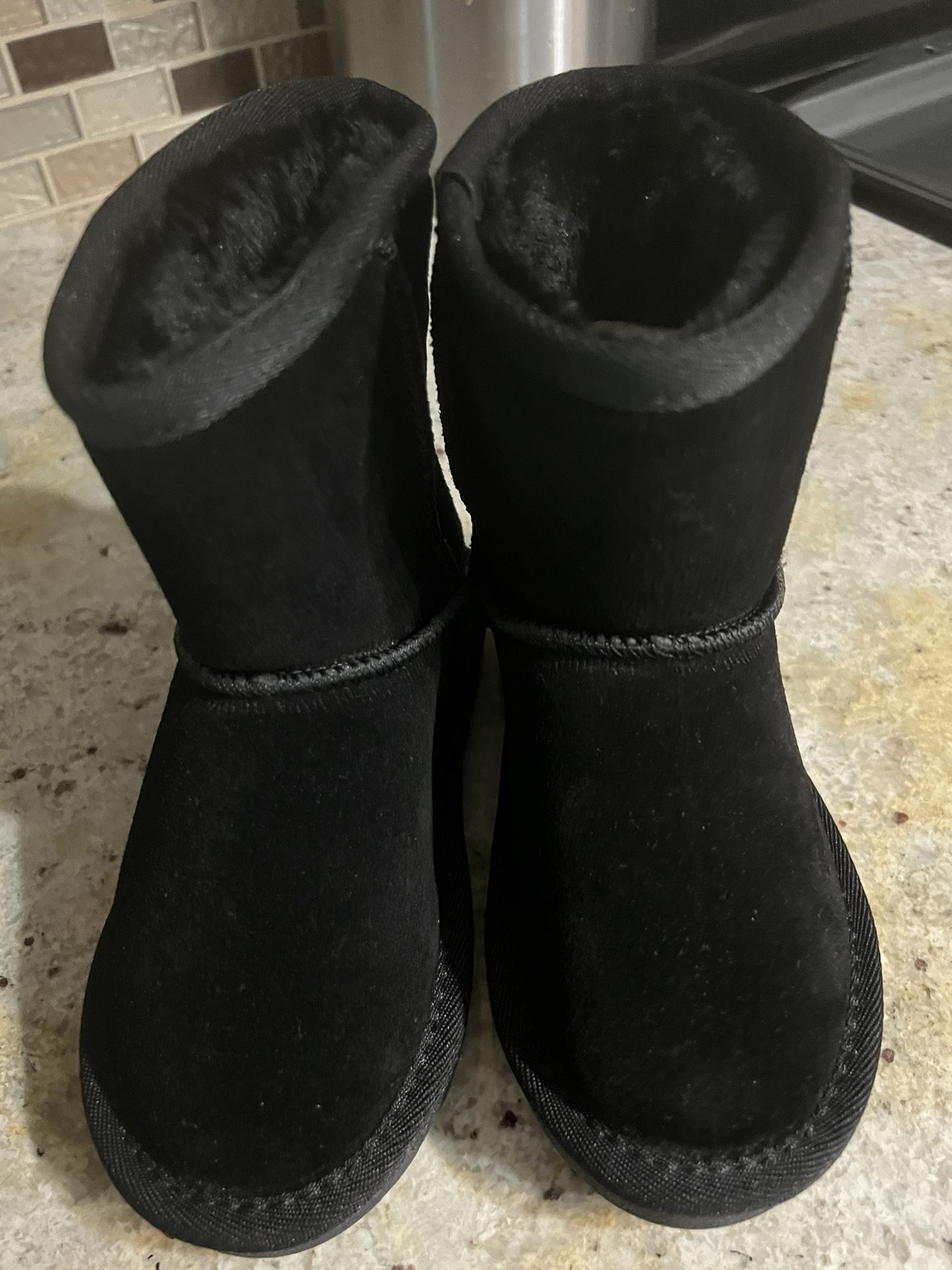 NEW Girls Winter Boots - Warm Fur Lining - Size 10