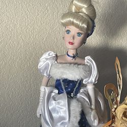 Disney Princess Snowflake Cinderella Doll. 
