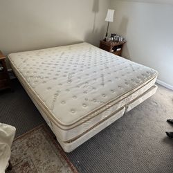 Saatva Classic Mattress, Firm, 11.5", King, Like New, Excellent Condition