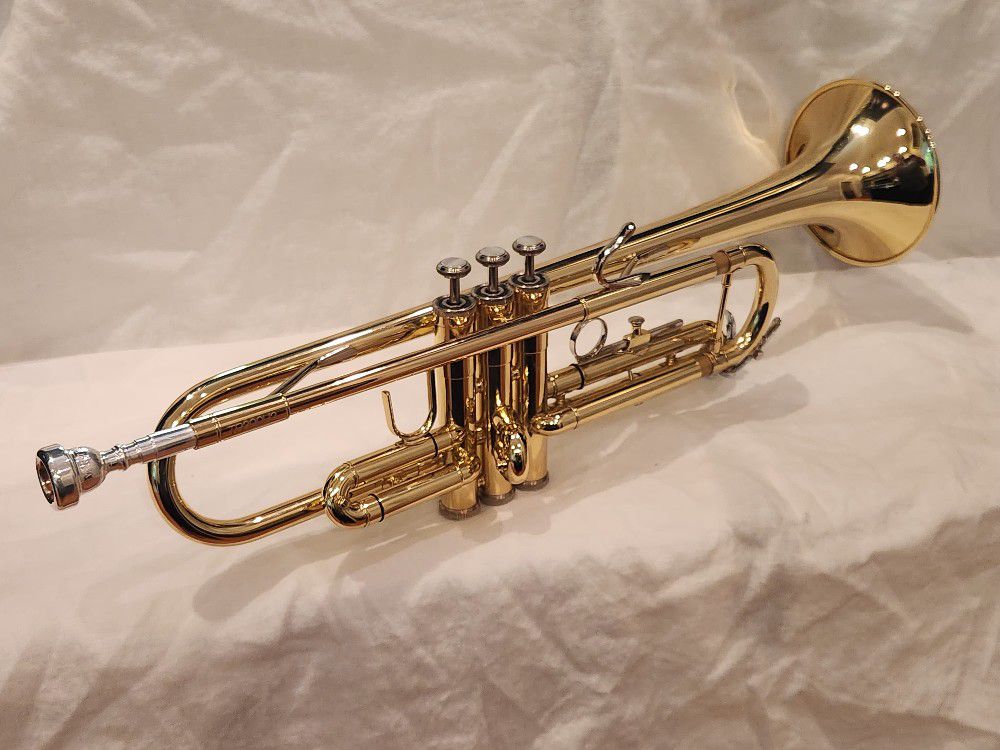 Bach TR300H2 Bb Trumpet