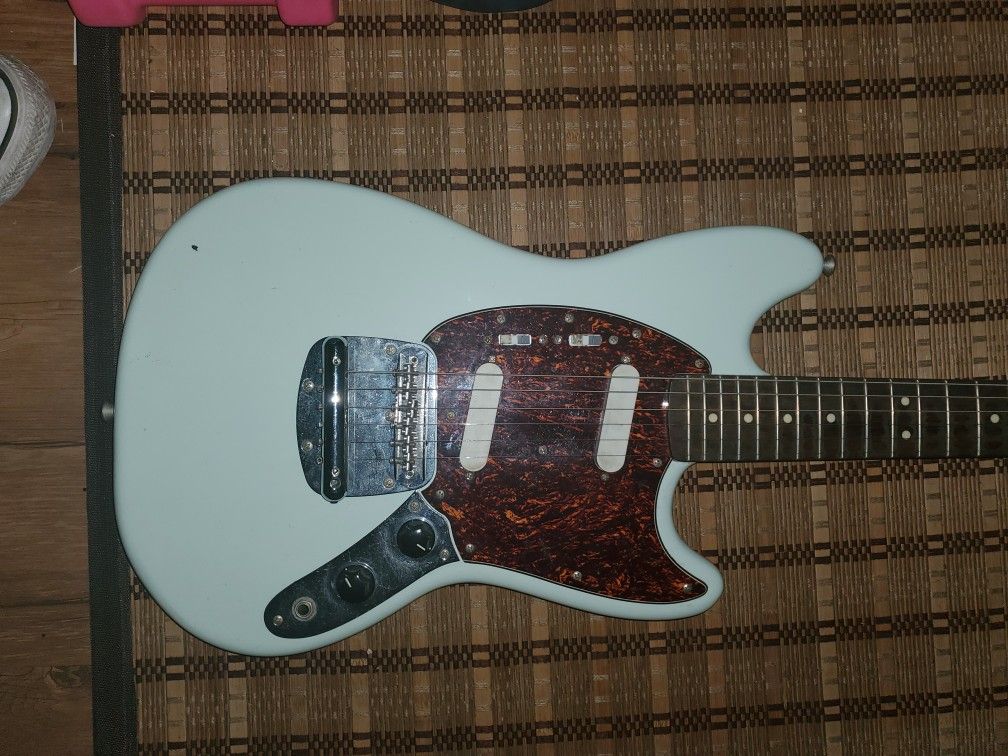 Squier vintage modified mustang sonic blue deals