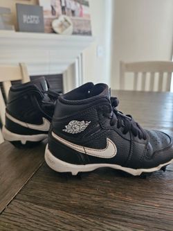 Jordan 1 Mid
Little/Big Kids' Cleats