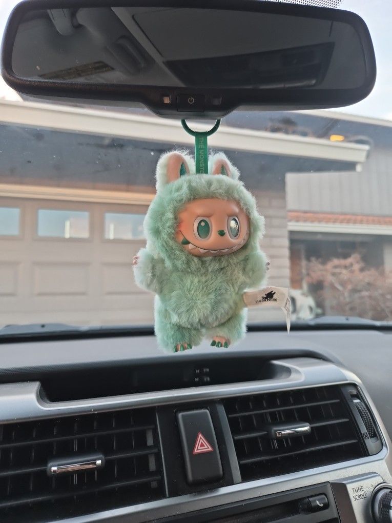 Labubu Big Into Energy 