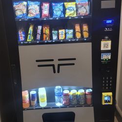 Vending Machine  Drink/ Snack Combo