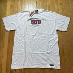 Vintage SACRED HEART UNIVERSITY SHU PIONEERS T-Shirt Size XL JANSPORT- BRAND NEW