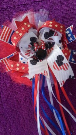 Minnie mouse hair bow