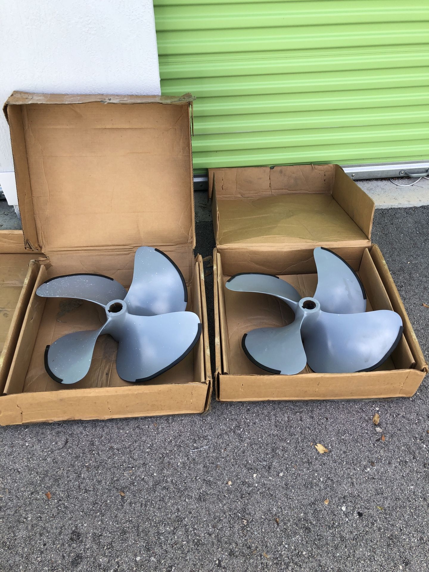 Props For Meridian Fly Bridge 39ft Yacht