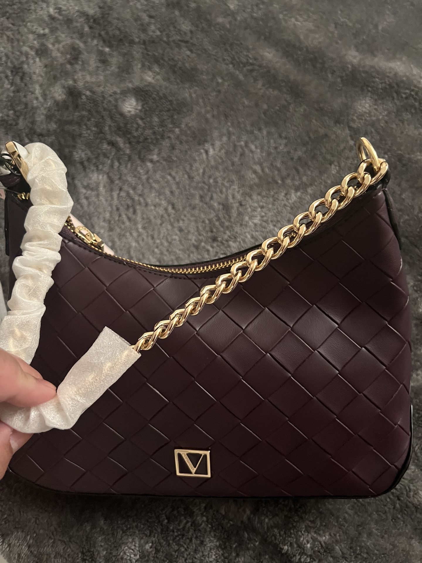 Victoria's Secret Crossbody bag for Sale in Bellflower, CA - OfferUp