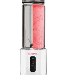 BRAND NEW IN BOX Aiwa Rechargeable Portable Blender 13.5 oz Single Speed with Extra Lid. Blend, Sip and Store, White 
