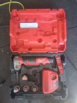 Milwaukee m12 pro pex exander