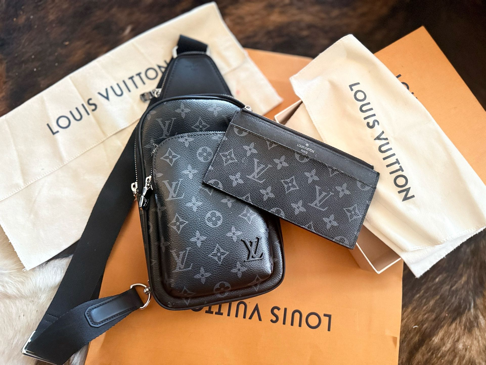 💯Authentic Louis Vuitton Avenue Slingbag PM in Monogram Eclipse